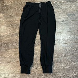 Sundry for Evereve Everyday Pocket Jogger | Black size small
